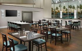 Doubletree By Hilton Orlando Airport Hotel